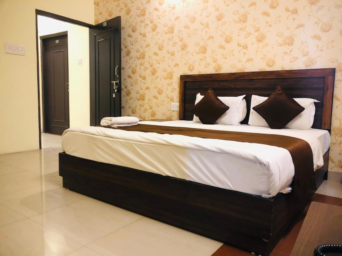 Hotel Ranthambore Haveli サワイ・マドプール エクステリア 写真